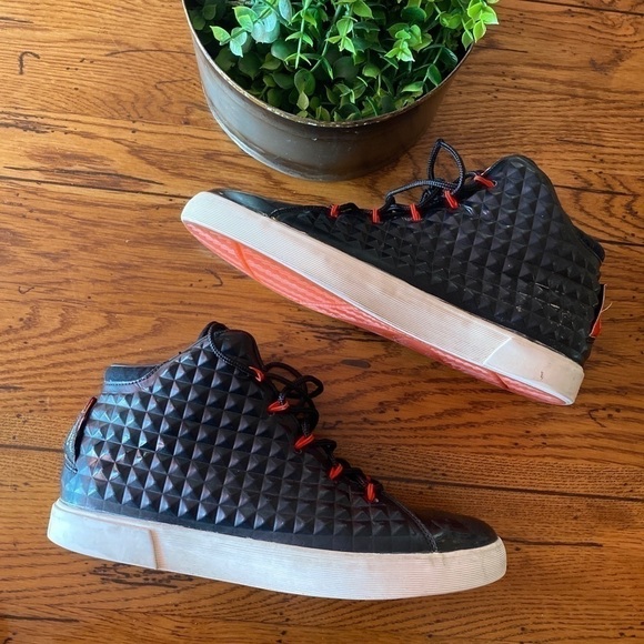 Nike LeBron XII 12 NSW Black Challenge Red Men Shoes Size 8/5 US 716417-001. - Picture 6 of 9